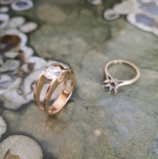 Bague or rose 18K sertie du diamant de la cliente
